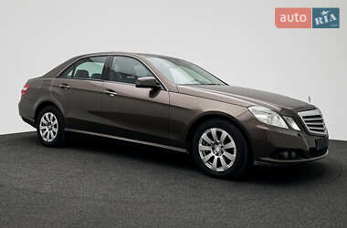 Седан Mercedes-Benz E-Class 2011 в Калуші