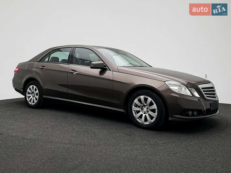Седан Mercedes-Benz E-Class 2011 в Калуше
