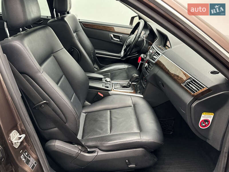 Седан Mercedes-Benz E-Class 2011 в Калуше