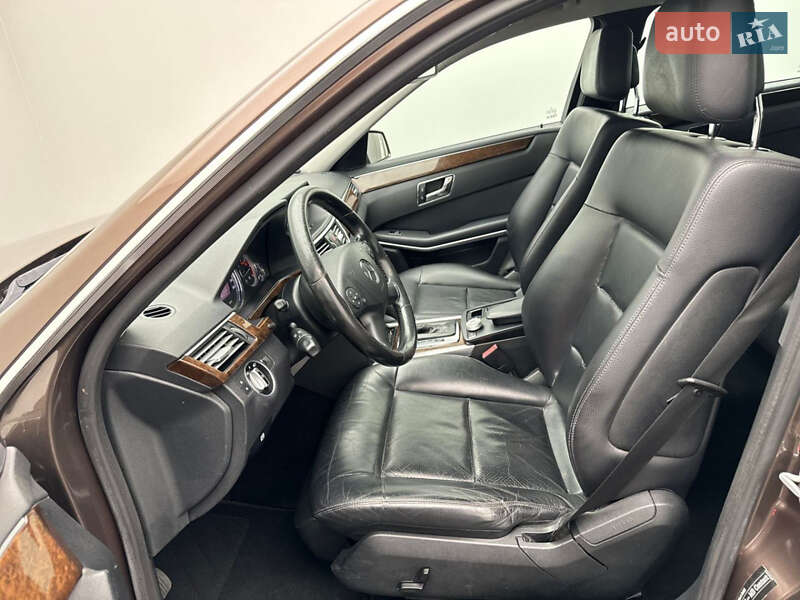 Седан Mercedes-Benz E-Class 2011 в Калуше