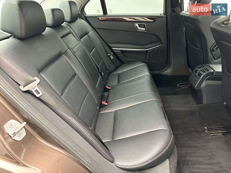 Седан Mercedes-Benz E-Class 2011 в Калуше