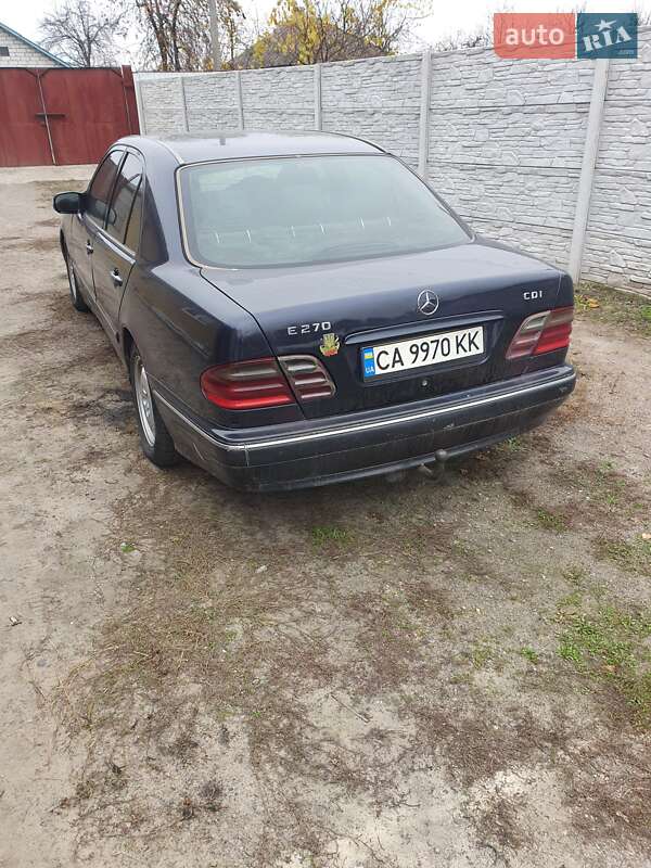 Седан Mercedes-Benz E-Class 2000 в Черкасах