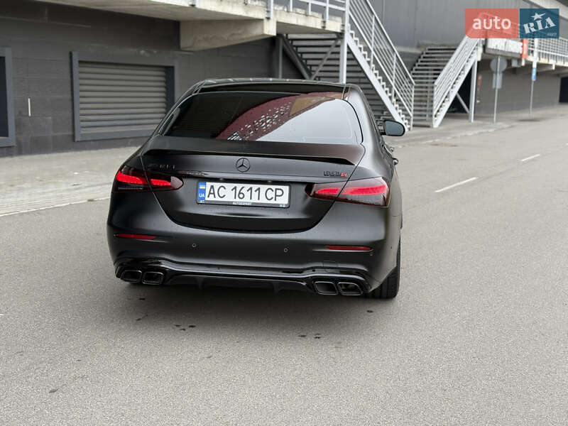 Седан Mercedes-Benz E-Class 2021 в Киеве