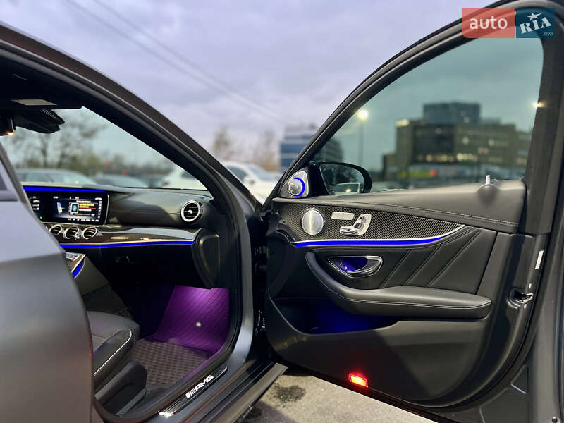 Седан Mercedes-Benz E-Class 2019 в Киеве