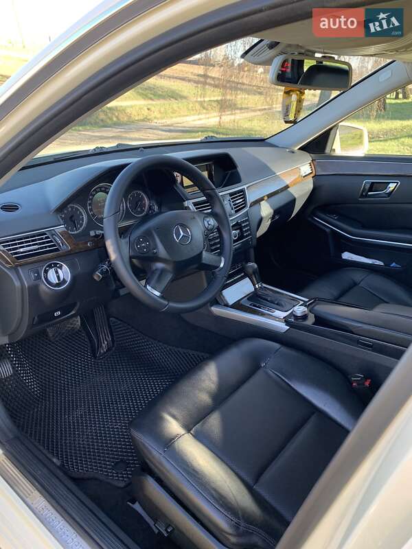 Универсал Mercedes-Benz E-Class 2010 в Тернополе