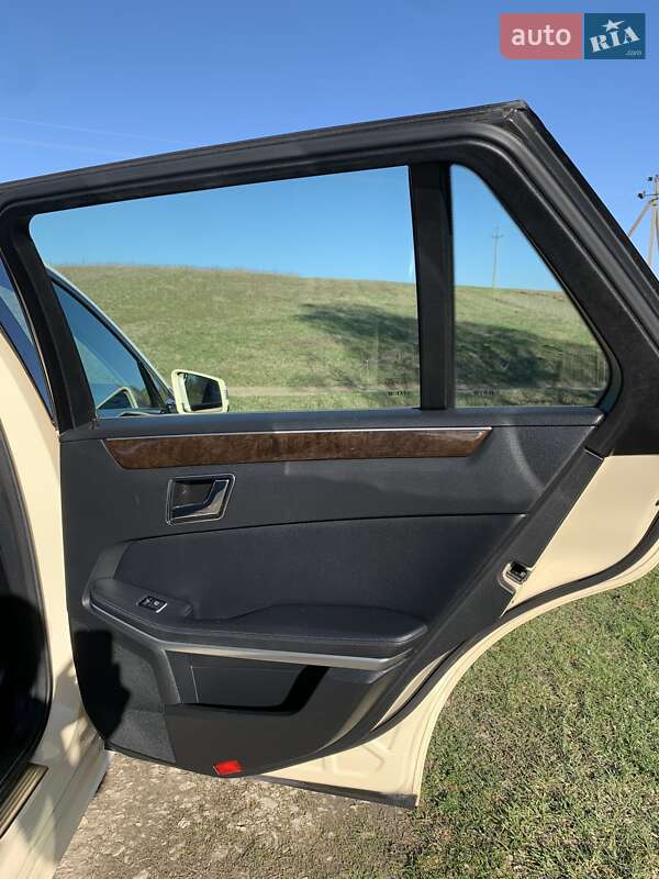 Универсал Mercedes-Benz E-Class 2010 в Тернополе