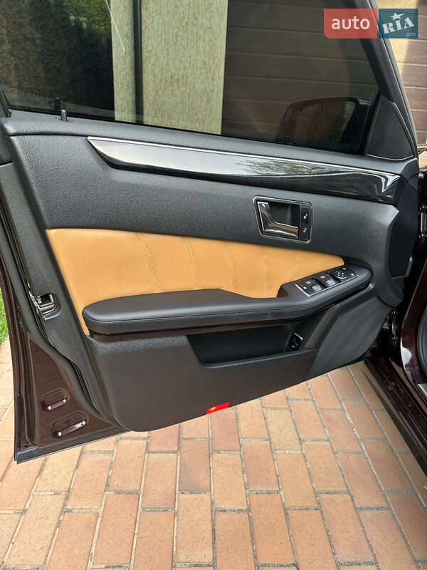 Седан Mercedes-Benz E-Class 2010 в Києві