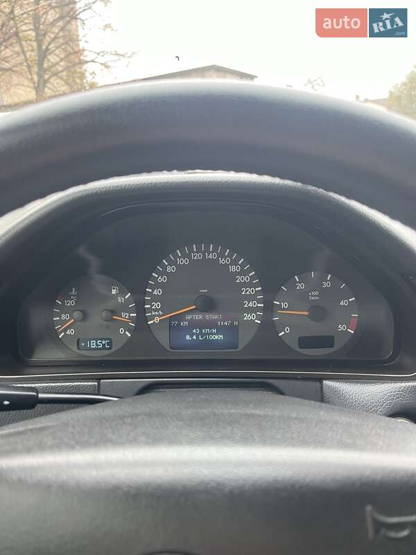 Седан Mercedes-Benz E-Class 2000 в Запорожье