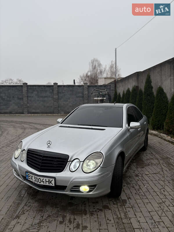 Седан Mercedes-Benz E-Class 2003 в Березному