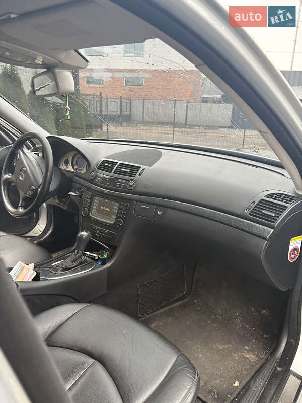Седан Mercedes-Benz E-Class 2003 в Березному