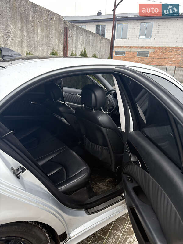 Седан Mercedes-Benz E-Class 2003 в Березному