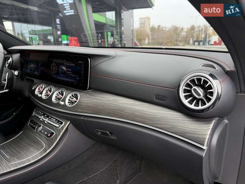 Седан Mercedes-Benz E-Class 2018 в Днепре