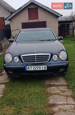 Седан Mercedes-Benz E-Class 2000 в Івано-Франківську