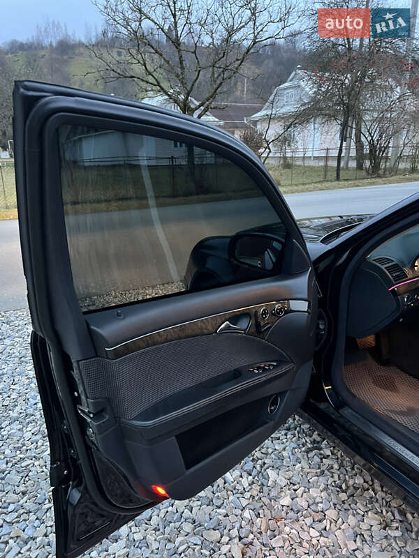 Седан Mercedes-Benz E-Class 2002 в Косові