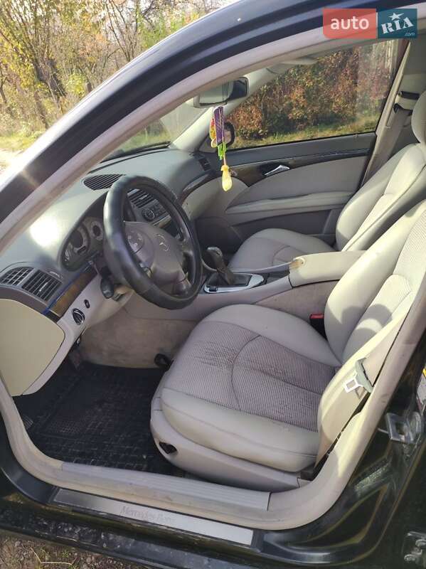 Седан Mercedes-Benz E-Class 2002 в Тячеві