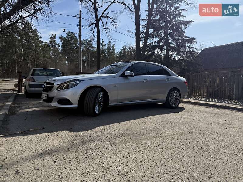 Седан Mercedes-Benz E-Class 2015 в Киеве