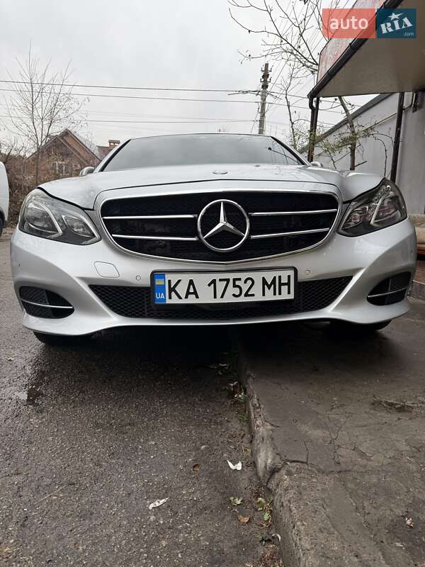 Седан Mercedes-Benz E-Class 2015 в Киеве
