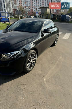 Седан Mercedes-Benz E-Class 2017 в Львове