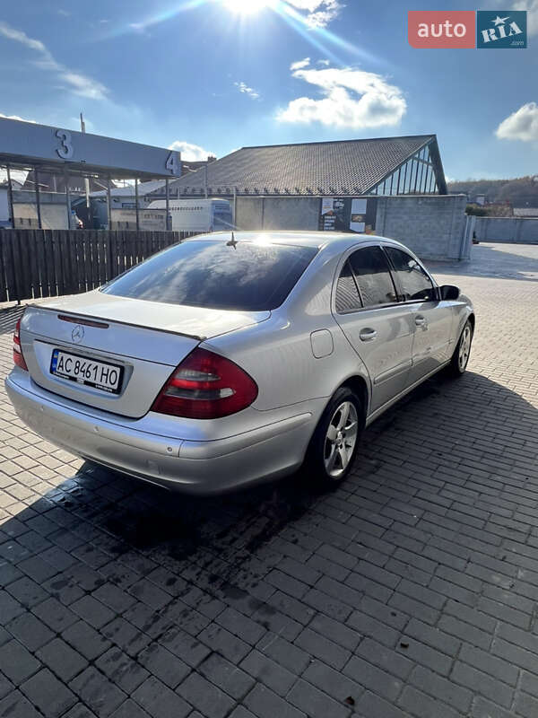 Седан Mercedes-Benz E-Class 2003 в Львове