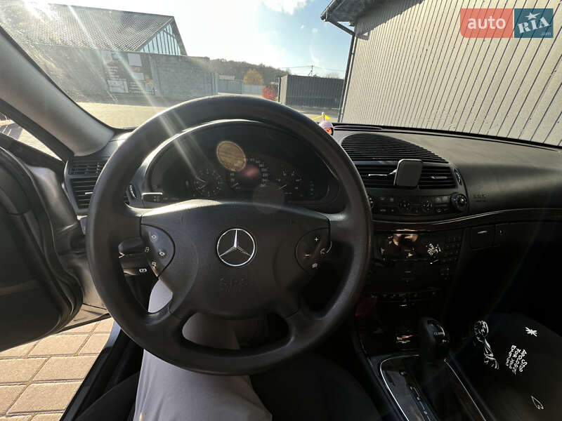 Седан Mercedes-Benz E-Class 2003 в Львове