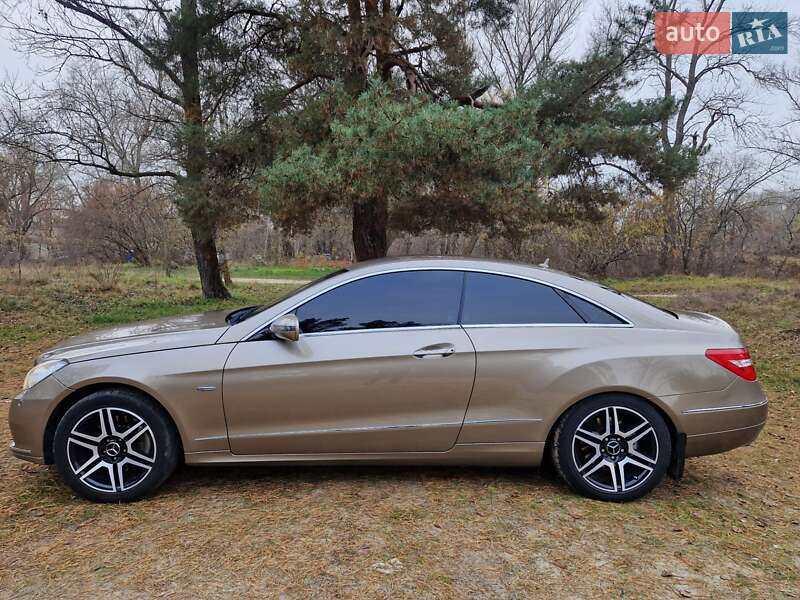 Купе Mercedes-Benz E-Class 2010 в Вишгороді фото 8 Купе Mercedes-Benz E-Class 2010 в Вишгороді