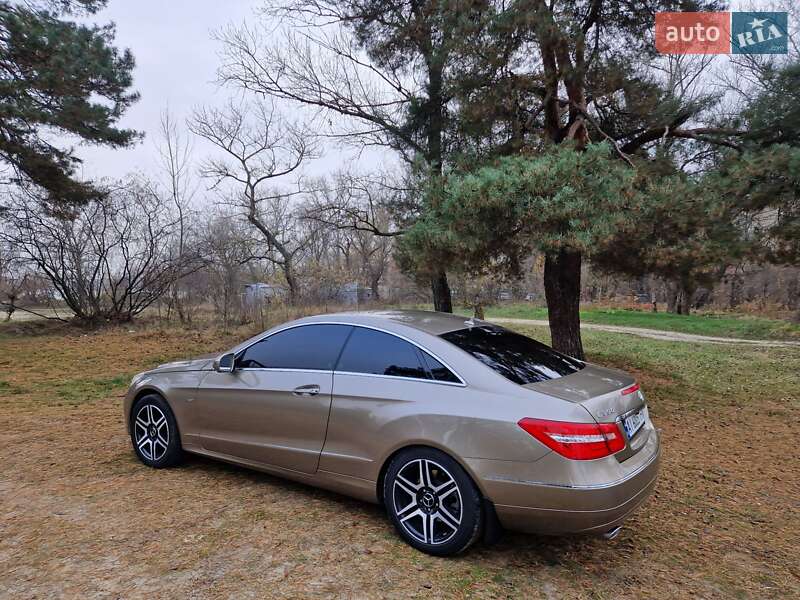 Купе Mercedes-Benz E-Class 2010 в Вишгороді фото 12 Купе Mercedes-Benz E-Class 2010 в Вишгороді