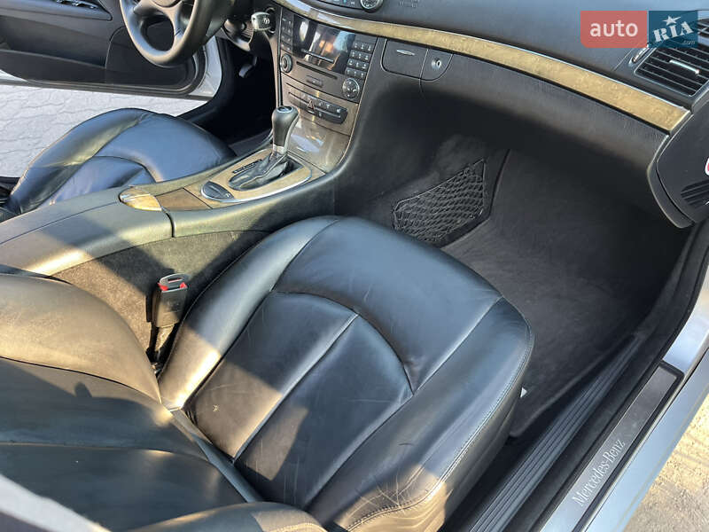 Седан Mercedes-Benz E-Class 2007 в Львове