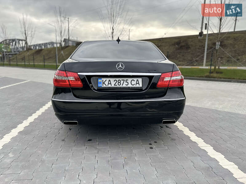 Седан Mercedes-Benz E-Class 2012 в Києві