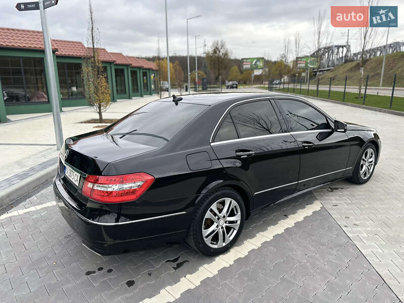 Седан Mercedes-Benz E-Class 2012 в Києві