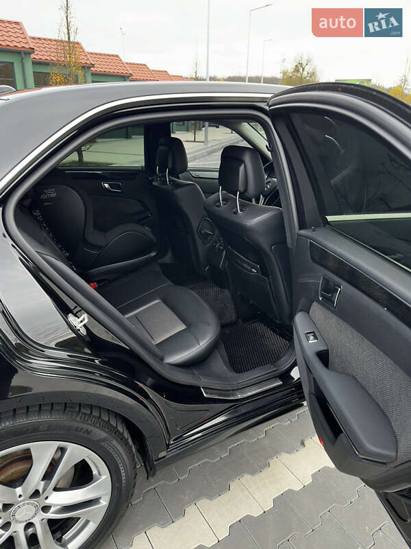 Седан Mercedes-Benz E-Class 2012 в Києві