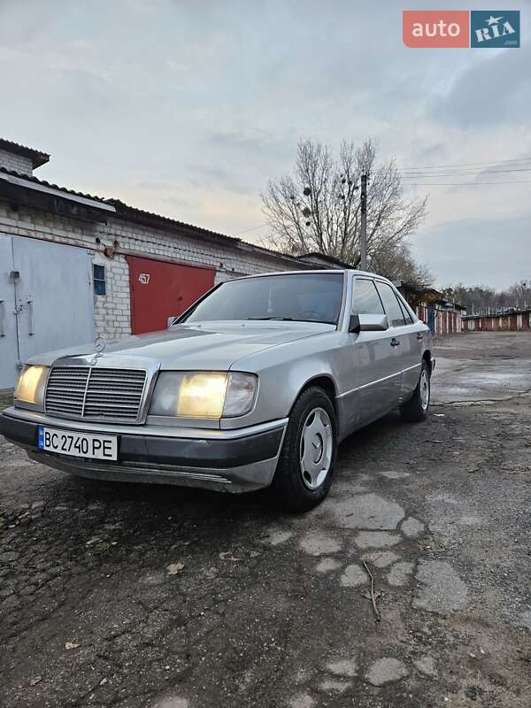 Mercedes-Benz E-Class 1990