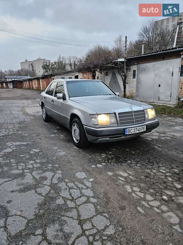 Седан Mercedes-Benz E-Class 1990 в Житомире