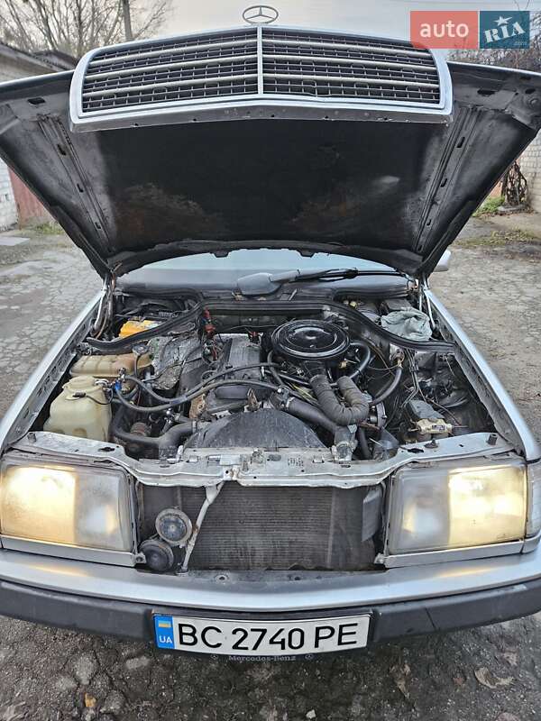 Седан Mercedes-Benz E-Class 1990 в Житомире