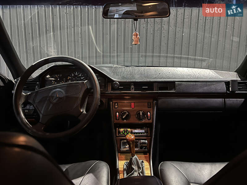 Седан Mercedes-Benz E-Class 1988 в Дмитрівці фото 10 Седан Mercedes-Benz E-Class 1988 в Дмитрівці