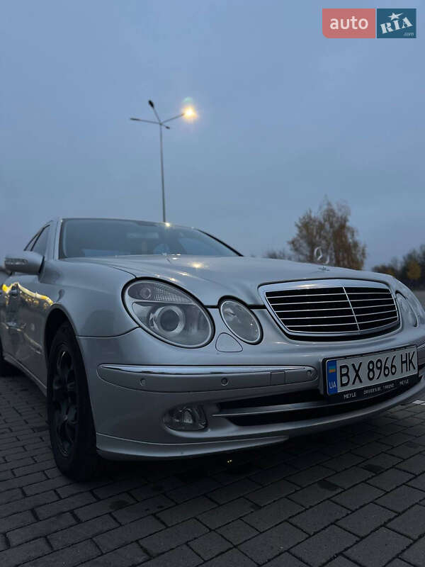 Седан Mercedes-Benz E-Class 2004 в Дніпрі