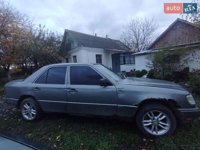 Седан Mercedes-Benz E-Class 1986 в Хмельницькому