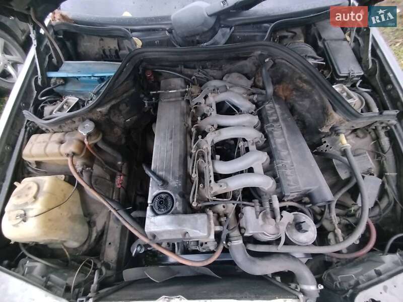 Седан Mercedes-Benz E-Class 1986 в Хмельницькому