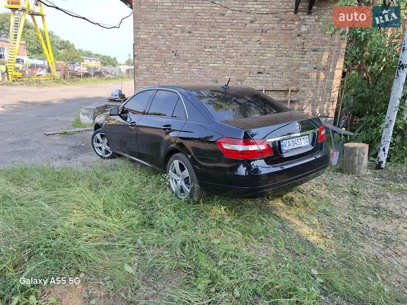 Седан Mercedes-Benz E-Class 2011 в Борисполе
