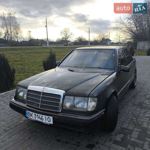 Mercedes-Benz E-Class 1990 Mercedes-Benz E-Class 1990