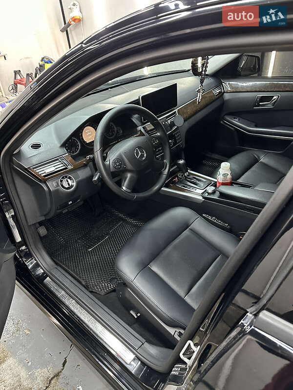 Седан Mercedes-Benz E-Class 2011 в Львове фото 18 Седан Mercedes-Benz E-Class 2011 в Львове
