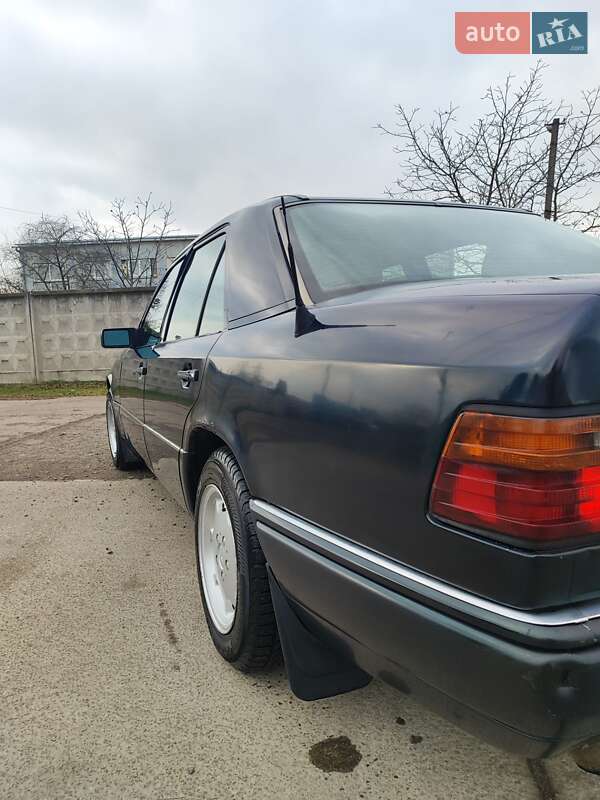 Седан Mercedes-Benz E-Class 1995 в Шептицькому