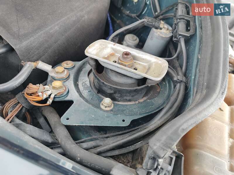 Седан Mercedes-Benz E-Class 1995 в Шептицькому