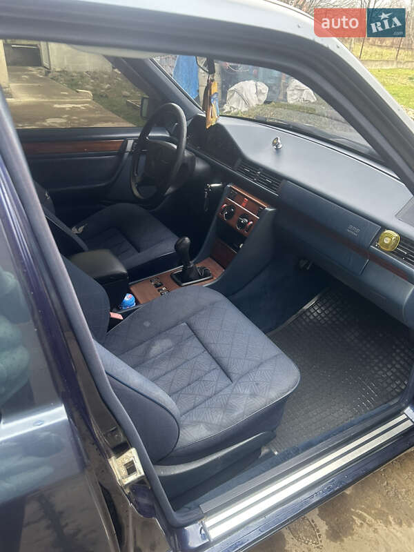 Седан Mercedes-Benz E-Class 1995 в Тячеве фото 7 Седан Mercedes-Benz E-Class 1995 в Тячеве