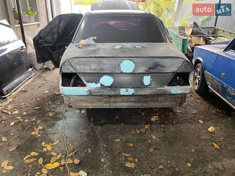 Седан Mercedes-Benz E-Class 1990 в Іванкові