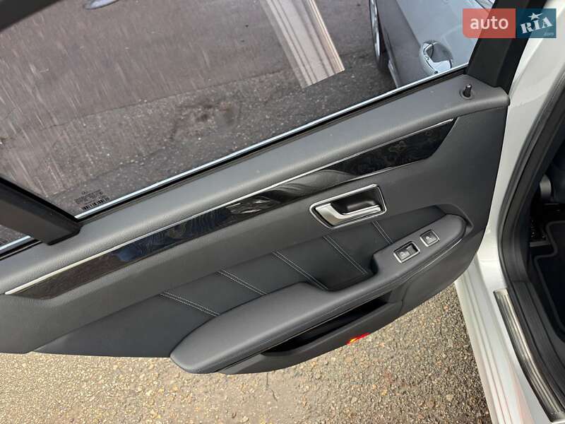 Седан Mercedes-Benz E-Class 2014 в Києві фото 24 Седан Mercedes-Benz E-Class 2014 в Києві