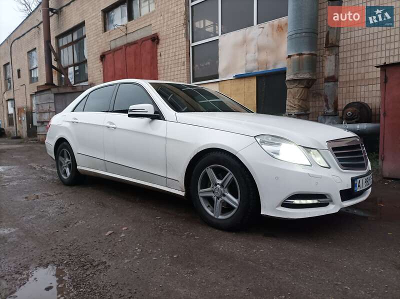 Седан Mercedes-Benz E-Class 2012 в Києві фото 5 Седан Mercedes-Benz E-Class 2012 в Києві