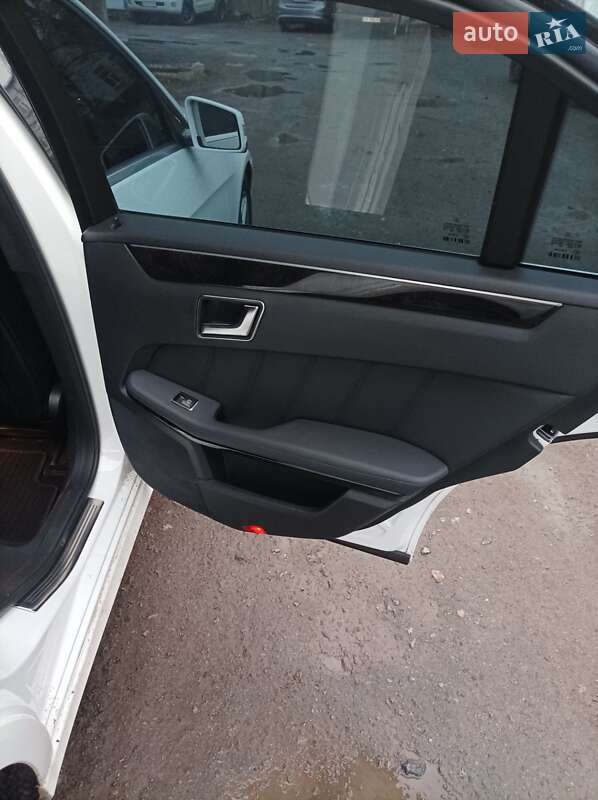Седан Mercedes-Benz E-Class 2012 в Києві фото 13 Седан Mercedes-Benz E-Class 2012 в Києві