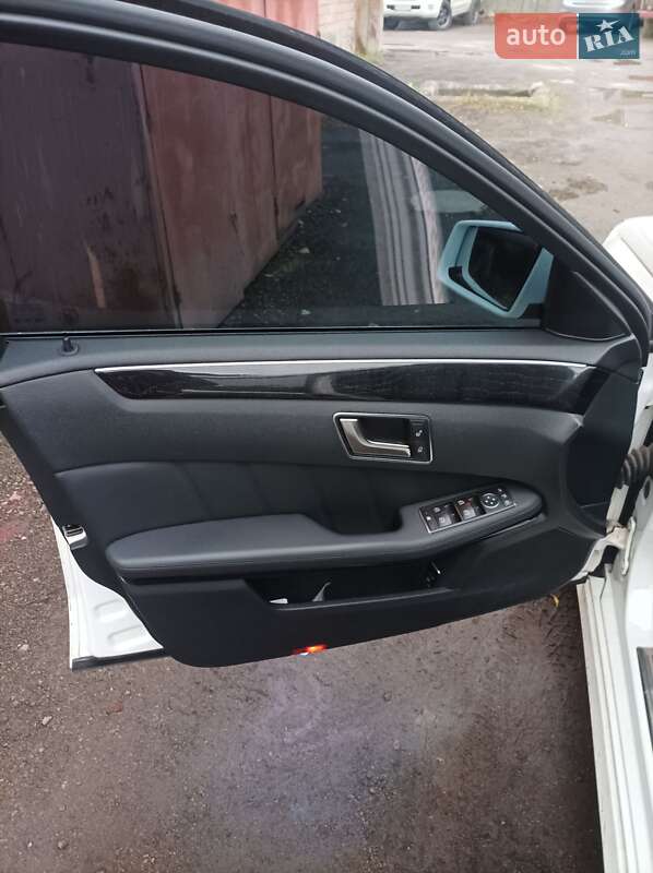 Седан Mercedes-Benz E-Class 2012 в Києві фото 18 Седан Mercedes-Benz E-Class 2012 в Києві