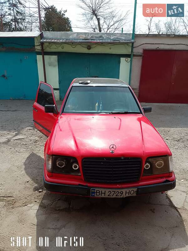 Mercedes-Benz E-Class 1993