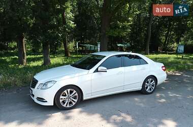 Седан Mercedes-Benz E-Class 2012 в Києві